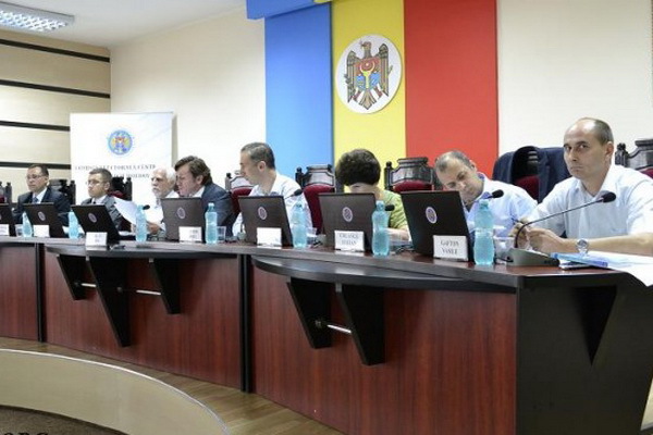 На данный момент Формузал остается кандидатом в депутаты по спискам избирательного блока «Выбор Молдовы - Таможенный союз».