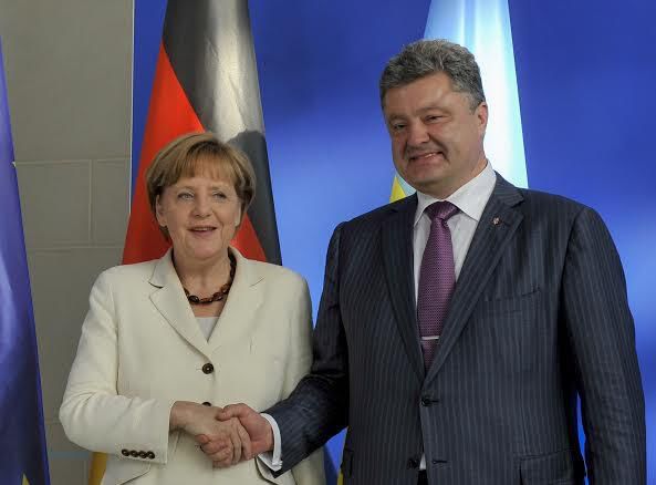 Меркель и Порошенко обсудят ситуацию на востоке Украины