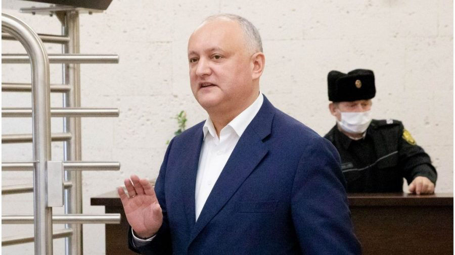 Додон уедет на 9 дней из страны, он отправляется в Румынию с младшим сыном.