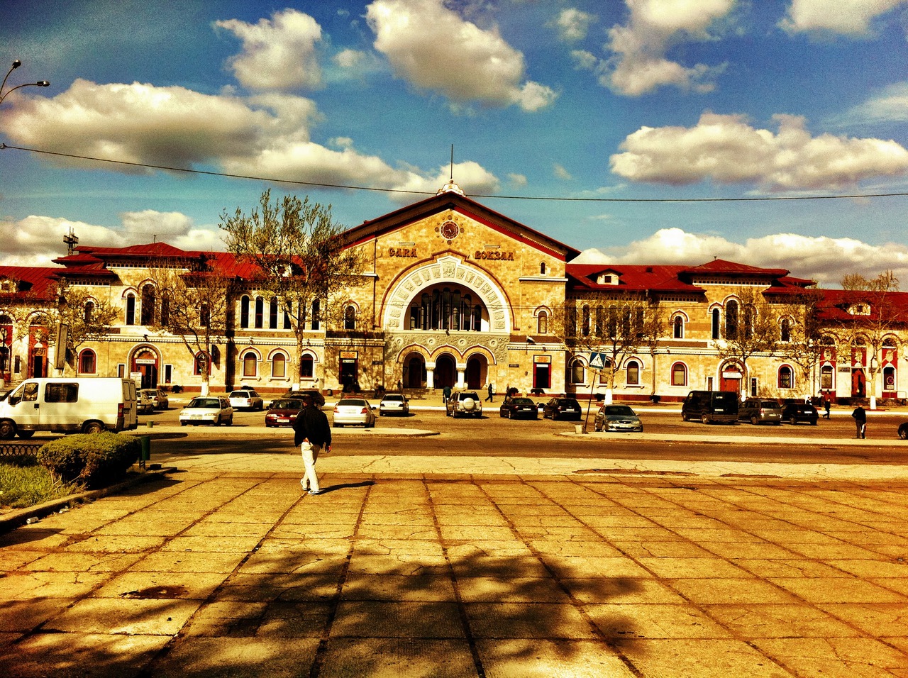 Oare e corect să-ți fie limitat accesul în gară care este, de altfel, loc public.