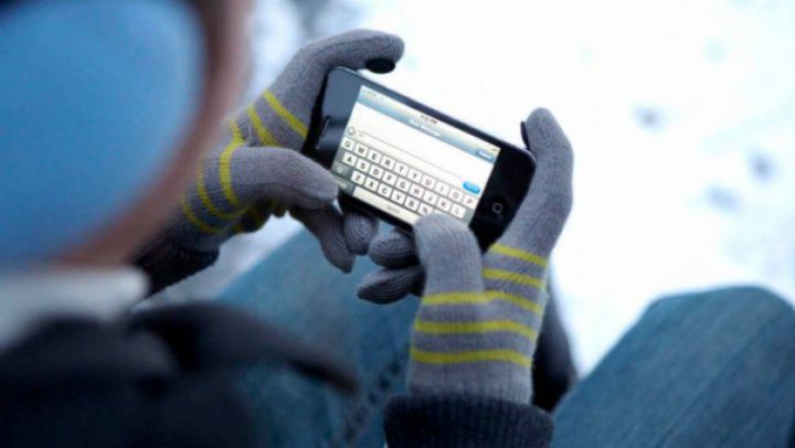 Pentru ca bateria să fie protejată, telefonul tău se închide atunci când e expus la temperaturi foarte scăzute.