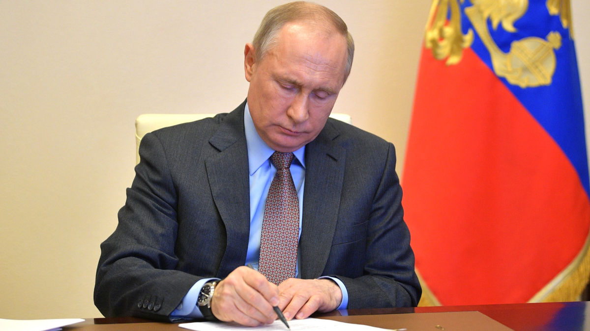 Путин подписал указ об увеличении количества военнослужащих.