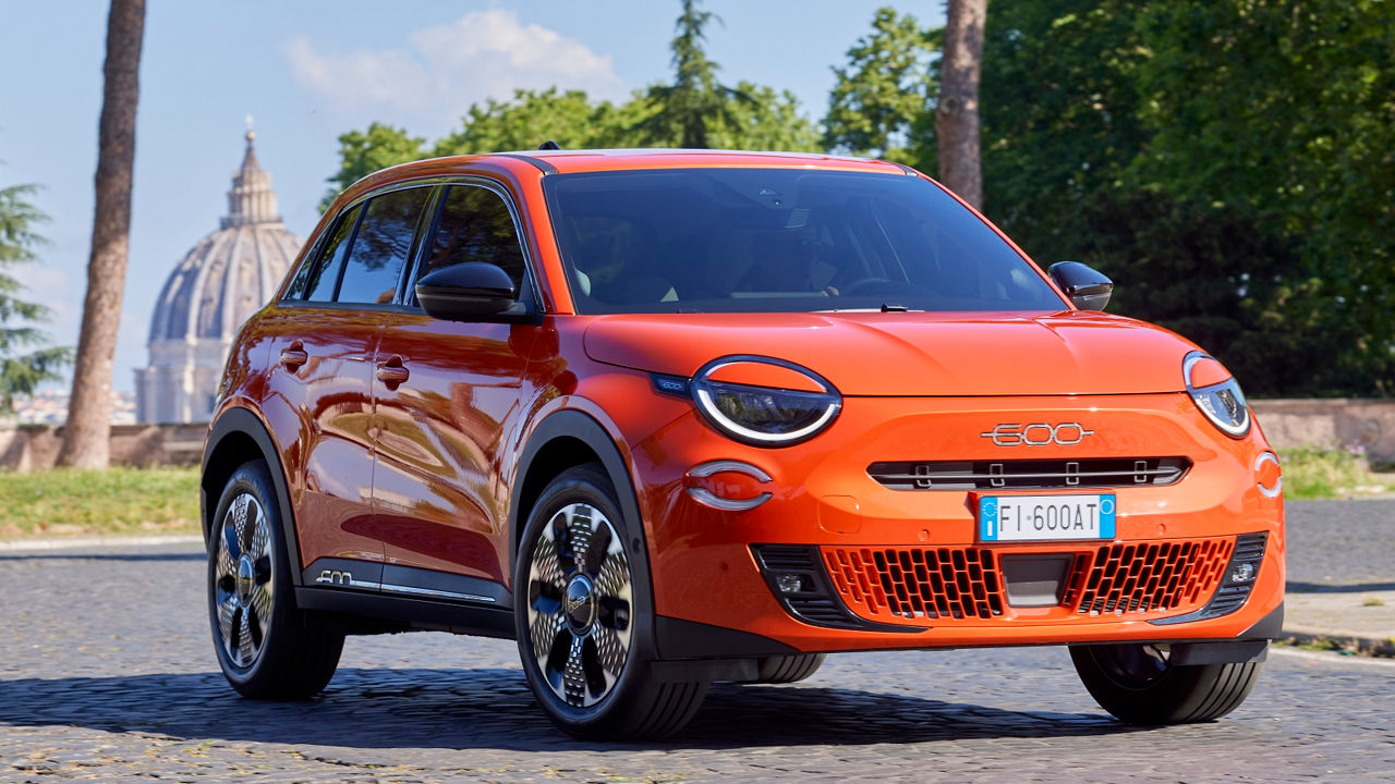 Первый электрокроссовер Fiat поступил в производство.