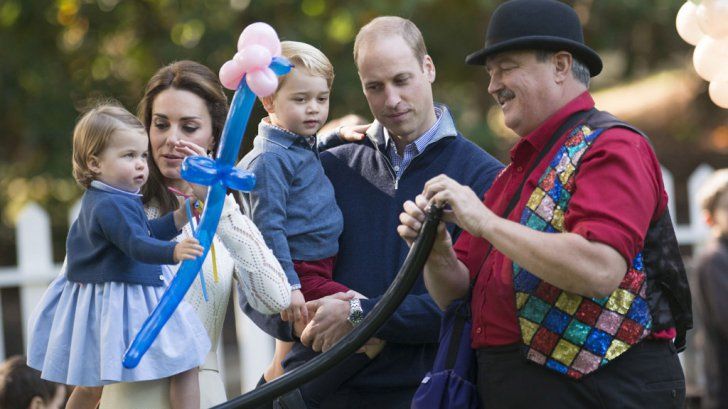 Motivul pentru care Prinţul George nu o ţine niciodată de mână pe mama lui în fotografiile oficiale.