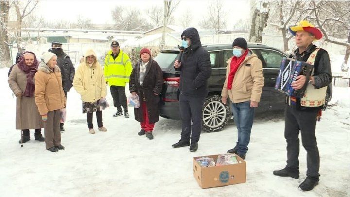 В кишиневском Центре временного размещения устроили новогодний праздник для 70 постояльцев.