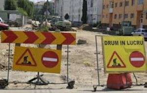 Pe această porțiune de drum urmează să aibă loc lucrări de reconstrucție a colectorului de canalizare uzat.