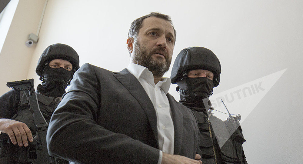 Суд столичного сектора Буюканы вынес приговор экс-премьеру Молдовы Владимиру Филату.
