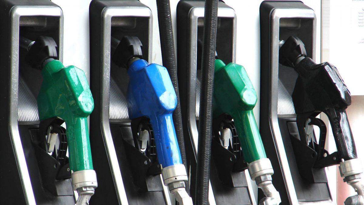 Din 28 decembrie 2016 prețul maxim de comercializare cu amănuntul al benzinei Premium-95 va fi de peste 17 lei/litru. Foto: ziuaconstanta.ro
