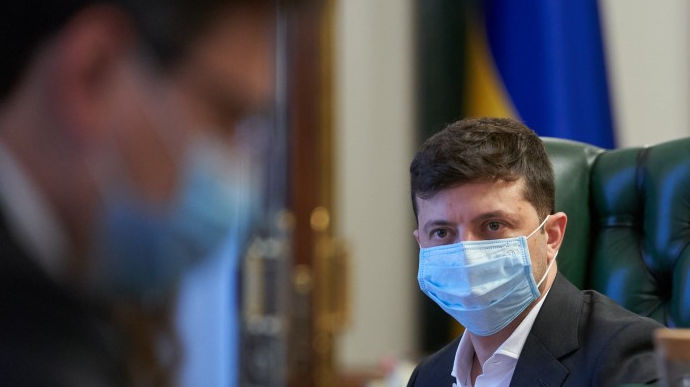Зеленский пообещал бесплатную вакцинацию от COVID-19 на Украине.