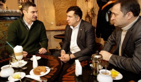 Iată că astăzi Mihai Ghimpu vrea depolitizarea procuraturii şi cetăţean străin în fruntea sa. Care e problema?
