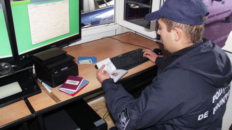 Un moldovean a recurs la uz de fals în actele de călătorie. Foto: border.gov.md