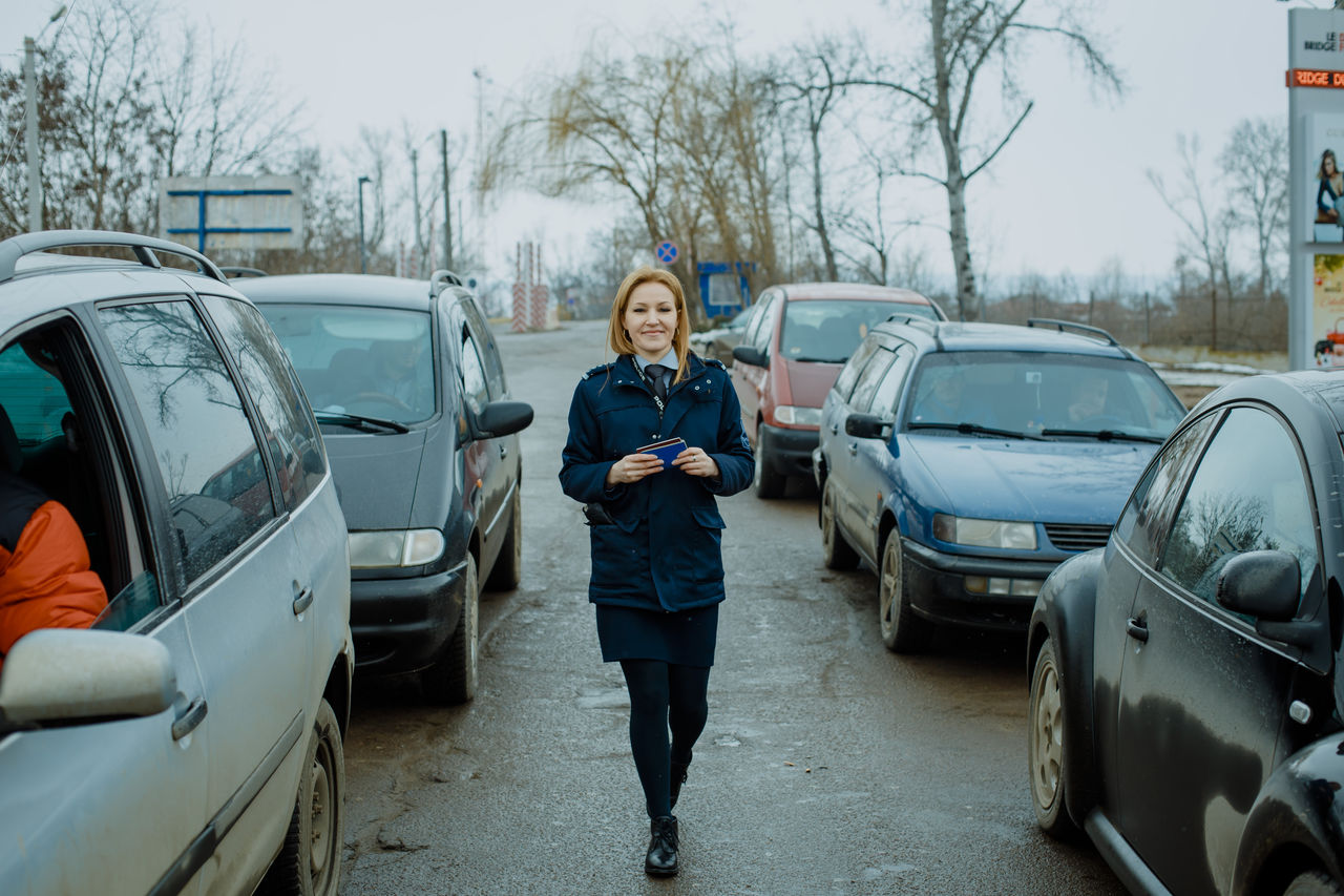 Как сообщает пограничная полиция, за сутки на пунктах пересечения границы поток людей составил 37 913 переходов.