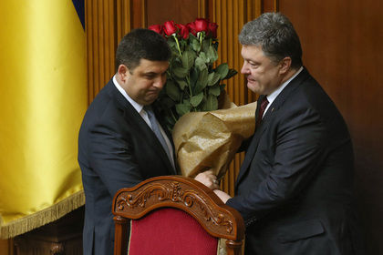 Порошенко зарекся дарить цветы мужчинам.
