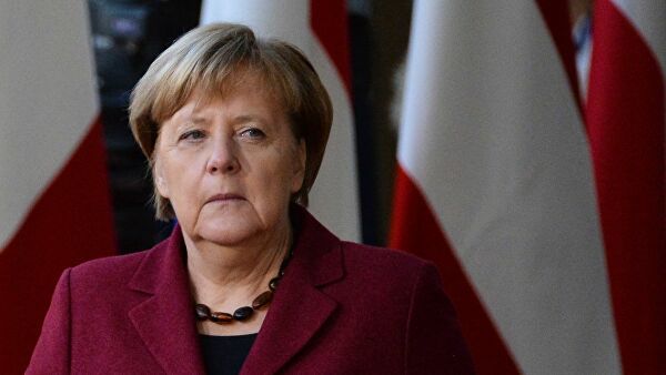 Меркель рассказала о "глубоком стыде" за преступления нацизма.