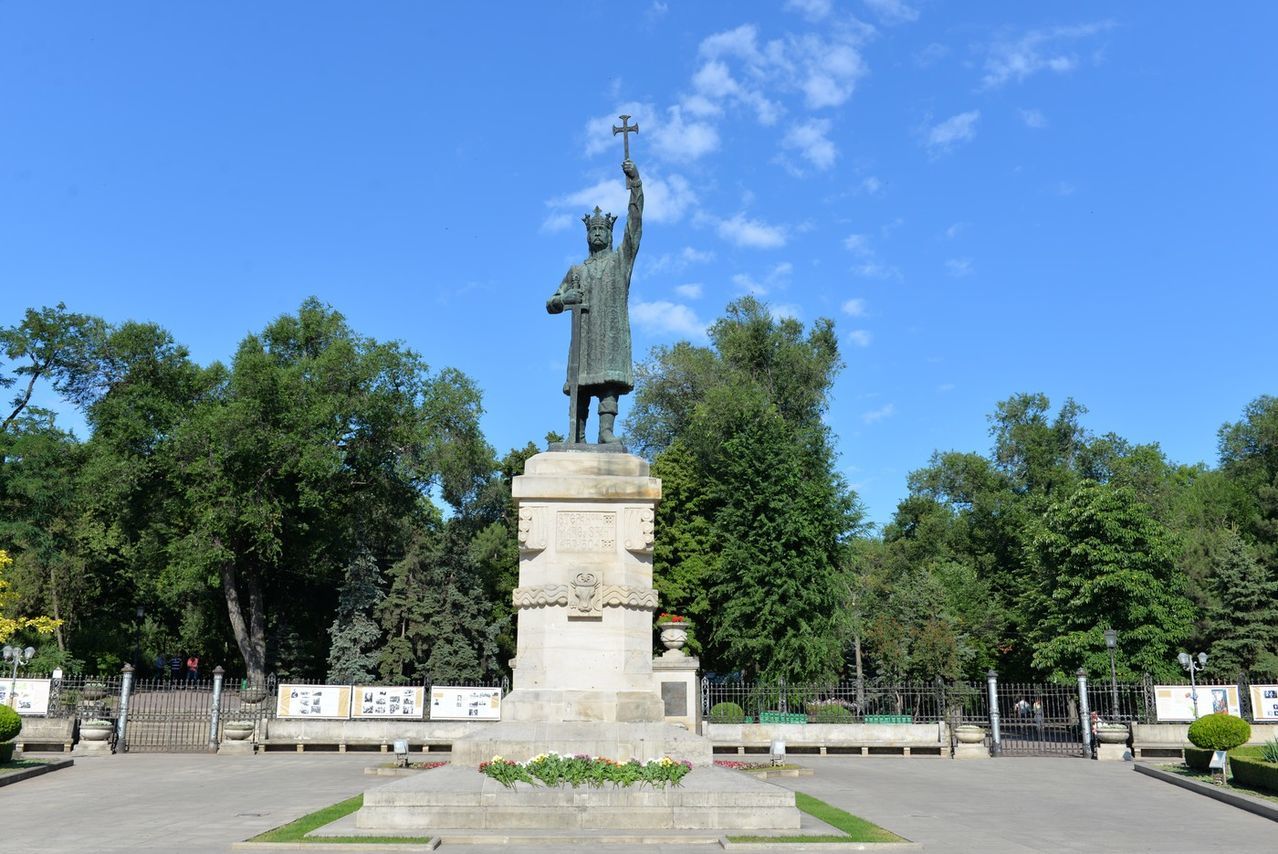 2 июля, когда исполняются 513 лет со дня смерти выдающегося господаря, представители организаций возложат цветы к его памятнику.