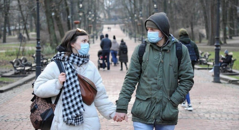 Карантин в Украине продлили до 30 апреля.