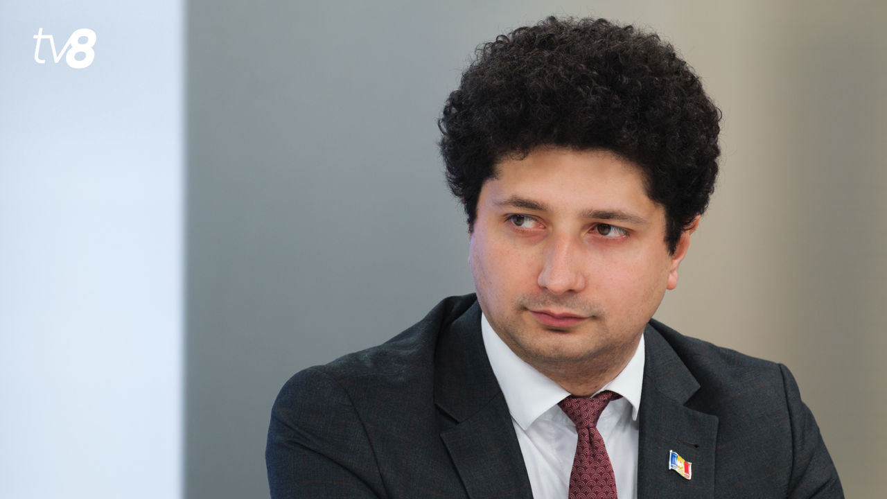 Депутат PAS Раду Мариан.