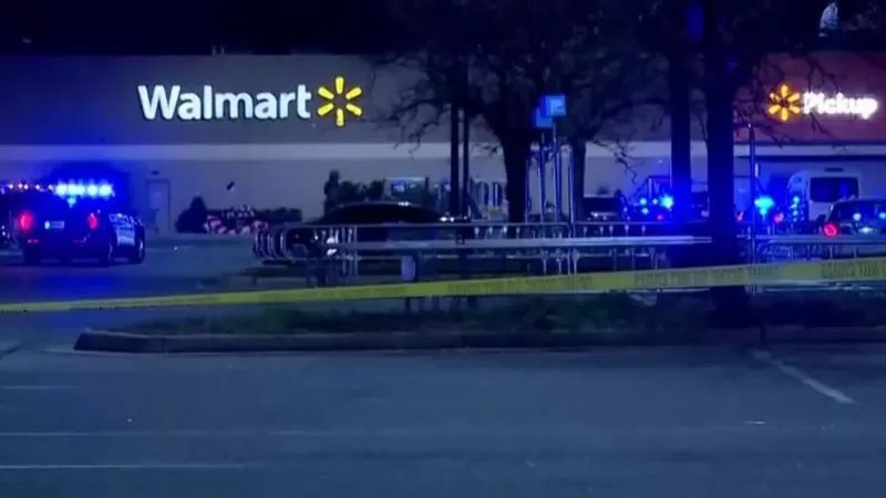 В США мужчина открыл стрельбу в магазине Walmart: есть погибшие.