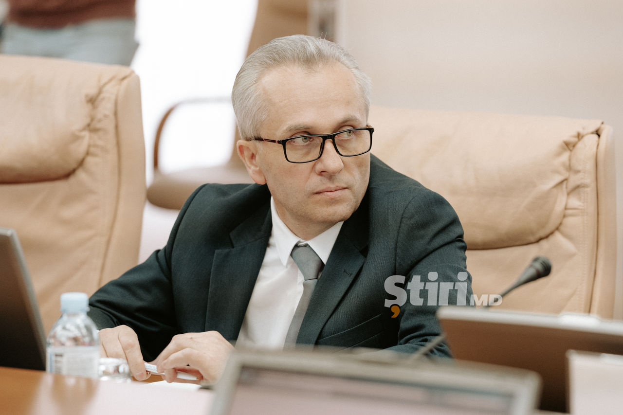 Министр образования и исследований Анатолие Топалэ.