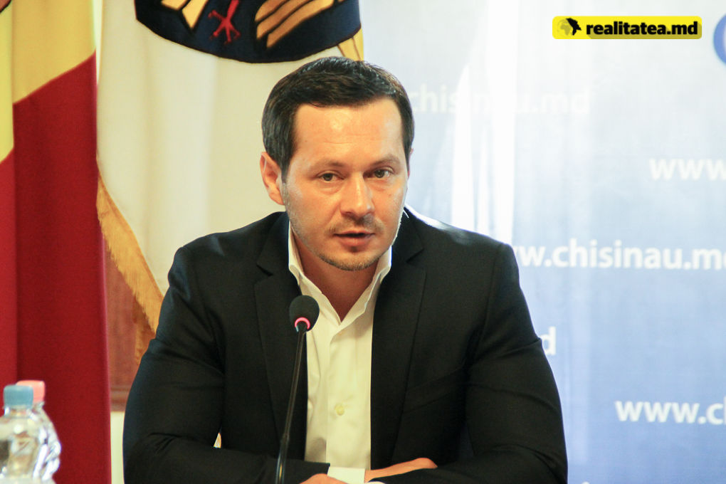 Меры предприняты мэром Кишинева вследствие визитов, которые он совершил в течение недели в учебные учреждения Кишинева. Фото: realitatea.md.