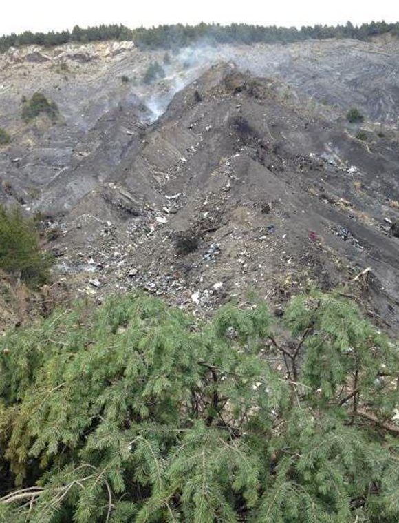 Airbus A320 немецкого лоукостера Germanwings днем 24 марта разбился в труднодоступном районе Французских Альп.