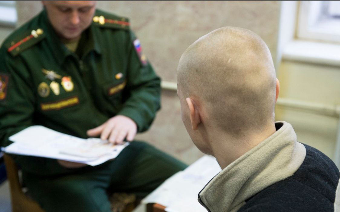 В России число уголовных дел за уклонение от армии выросло до максимума.