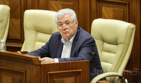 Toate maşinaţiile din sistemul bancar au început în 2010, afirmă liderul comuniştilor. Foto: jurnal.md