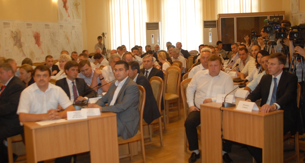 Фракция Либерально-демократической партии в Кишиневском муниципальном совете заявила о незаконных действиях в органе. Фото: meninjackets.com