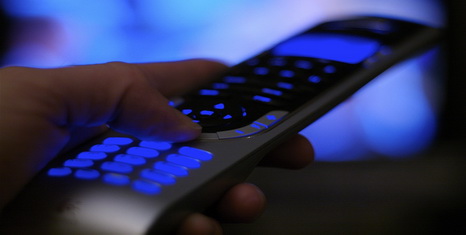 Телевидение все еще продолжает играть важную роль основного поставщика информации и развлечений для основной массы населения. 
