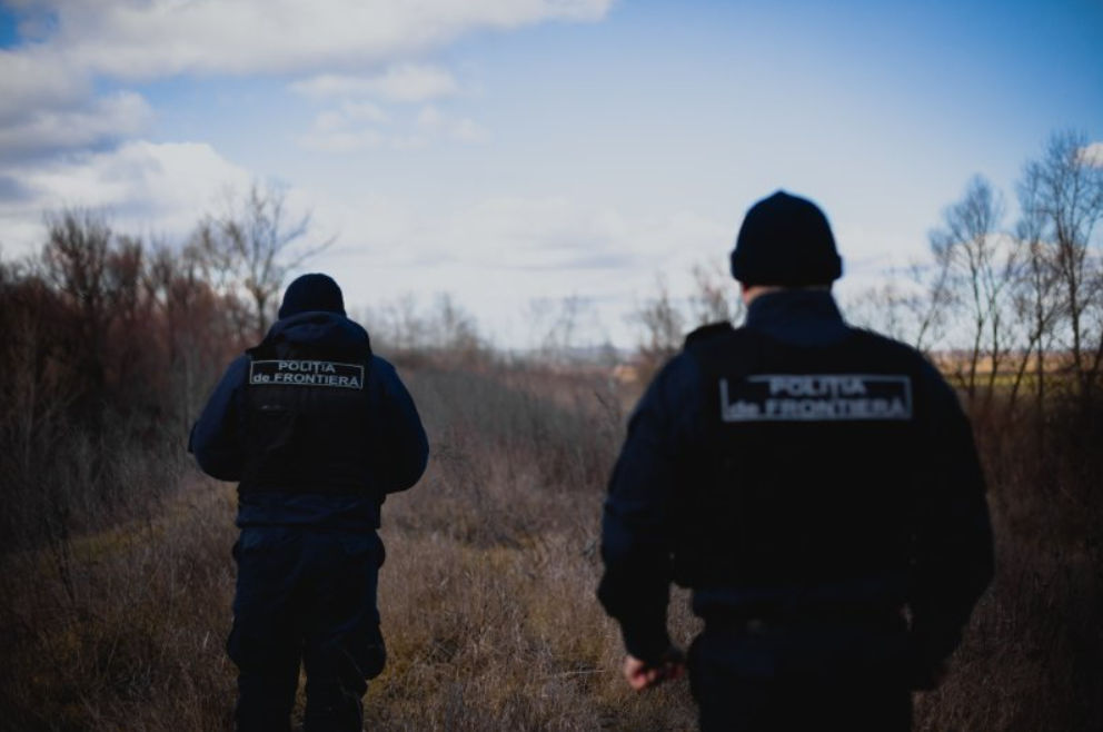 За свою «помощь» пограничники получали от 3000 до 5000 евро.