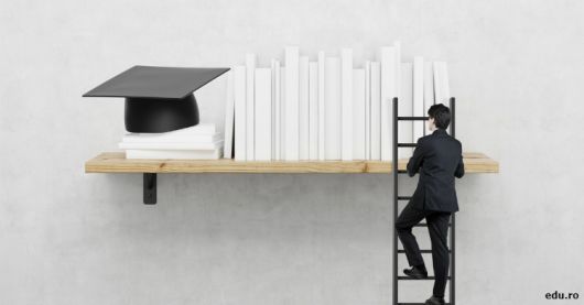 Profesorii ce nu au diplomă de master s-au pus din nou pe învăţat.