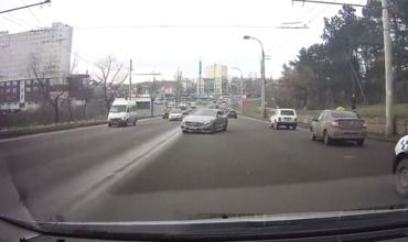 НИП проверяет видео с нарушением ПДД на бульваре Ренаштерий Национале.
