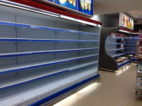 Пустые полки магазинов в Приднестровье.