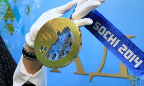 К слову, о золотых медалях "Игр-2014". На самом деле, они не такие уж и золотые: этого металла в них лишь 1%, а все остальное - серебро 960-й пробы.