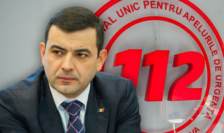Оператор службы "112" вместо того, чтобы оказать ей помощь и выслать за ней машину скорой помощи, посоветовал ей позвонить в такси. 