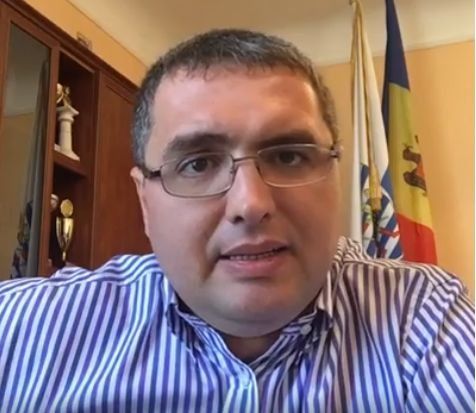 Наша задача в ближайшее время понять, кого Плахотнюк будет реально готовить и продвигать на должность президента, - заявил Усатый.