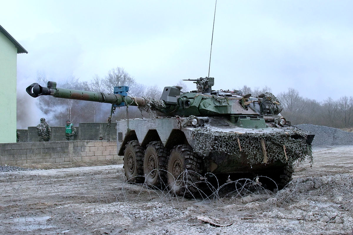 AMX-10 французского производства – вооруженная разведывательная машина, обладающая высокой мобильностью.