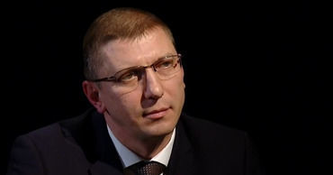 Морарь оспорит приостановку решения восстановить его на посту главы АП.