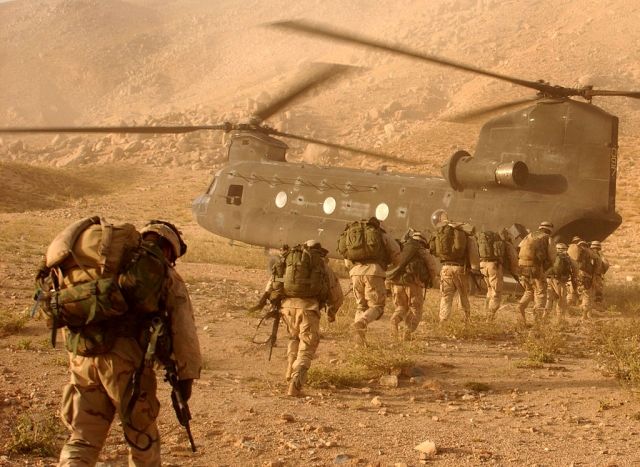 Военные и разведка США проводят тайную эвакуацию американцев из Афганистана.
