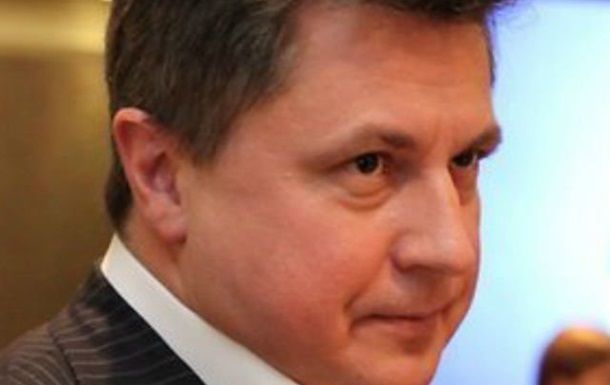 Сообщается, что арестованы два дома в Сардинии, а также активы компании Agosto.