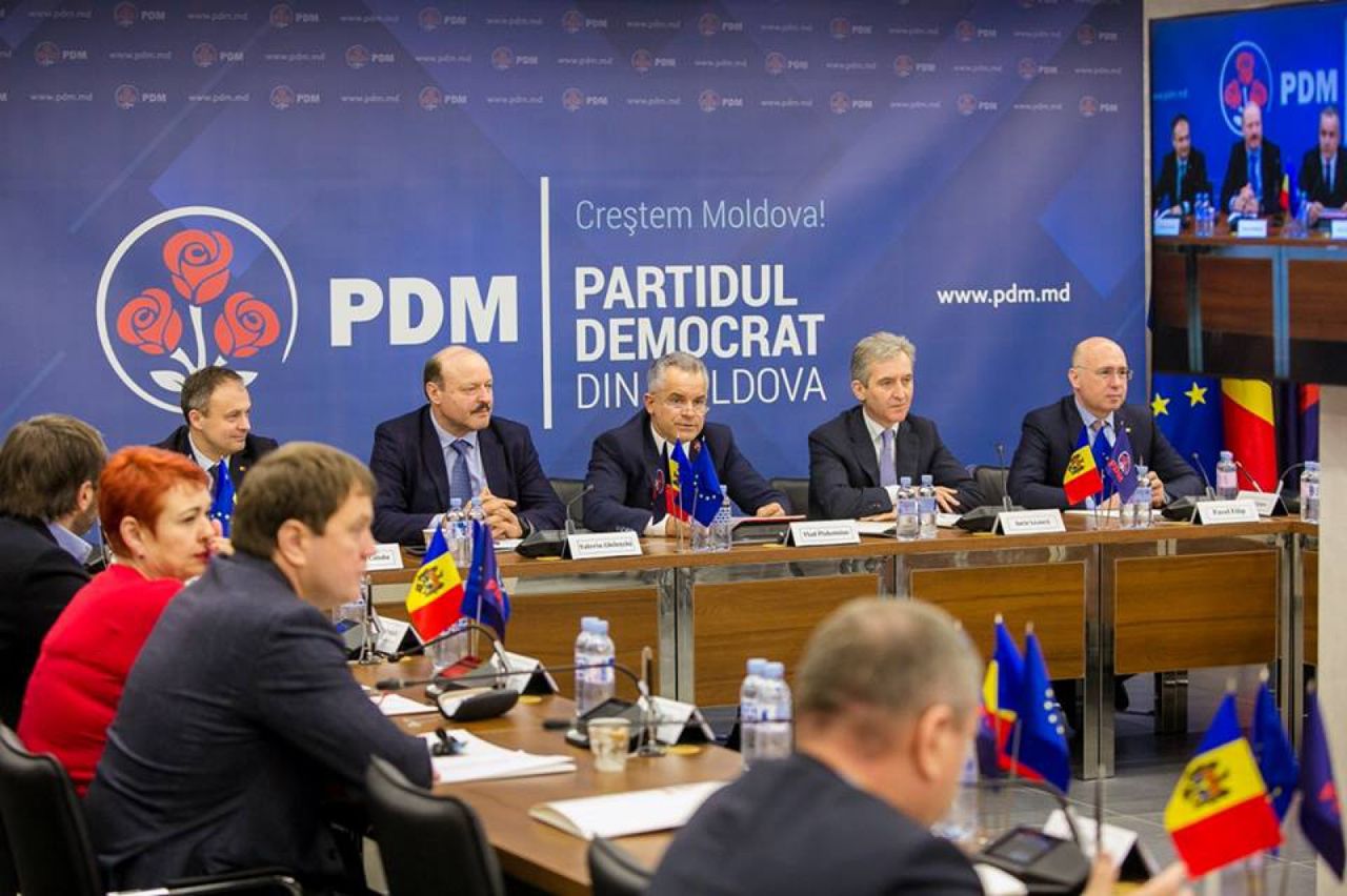 Guvernul și conducerea Parlamentului s-au reunit la sediul PD