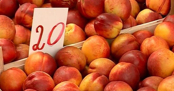 Цены на осенние фрукты и овощи поднялись из-за засухи.