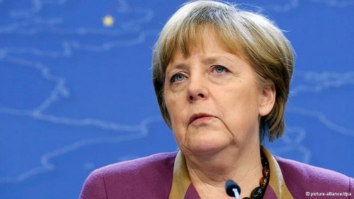 Меркель призвала помочь Украине финансами и направить в страну наблюдателей.