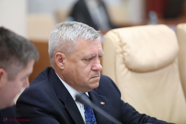 În altă ordine de idei, Gheorghe Șalaru a mai spus că salariul unui ministru ar trebui să fie mai mare.