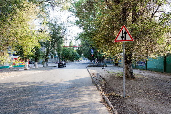 Conducătorii auto care traversează zona sînt rugaţi să se conformeze semnalizărilor ce vor fi instituite.