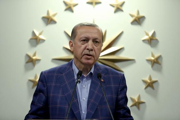 Recep Tayyip Erdogan ține un discurs după victoria de la referendum. Foto: Gulliver/GettyImages