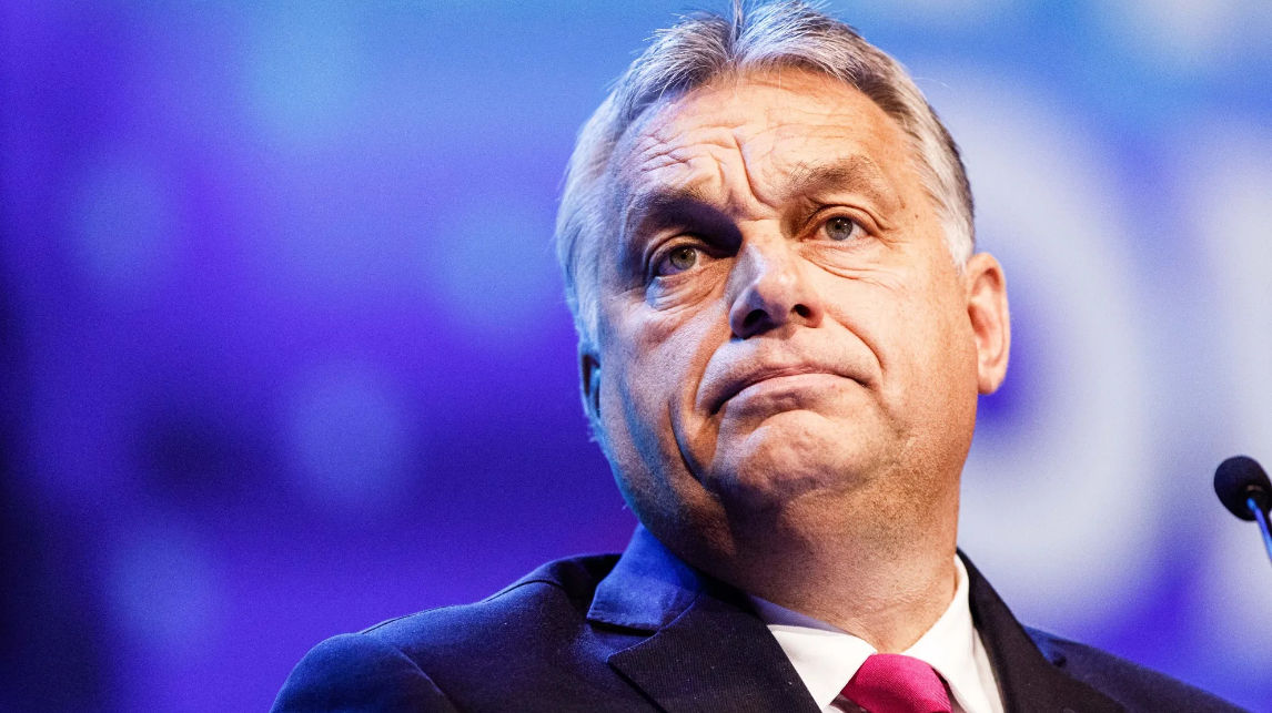 Орбан назвал старт переговоров о вступлении Украины в ЕС "ошибкой".