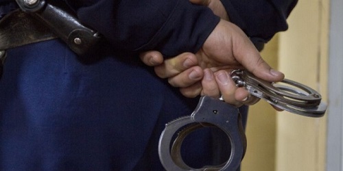 По подозрению в совершении особо тяжкого преступления был задержан 49-летний отец погибшего.