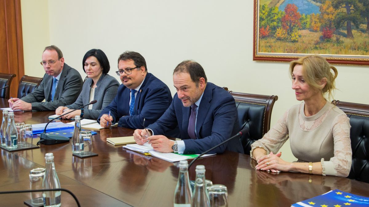  Заместитель управляющего директора Европейской службы внешних действий ЕС Люк Пьер Девин.