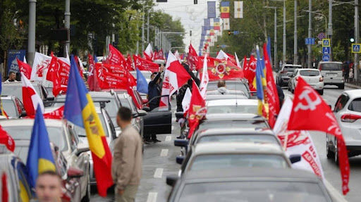 Participanții la marșul auto din Chișinău dedicat zilei de 9 mai au primit scrisori cu amenzi.